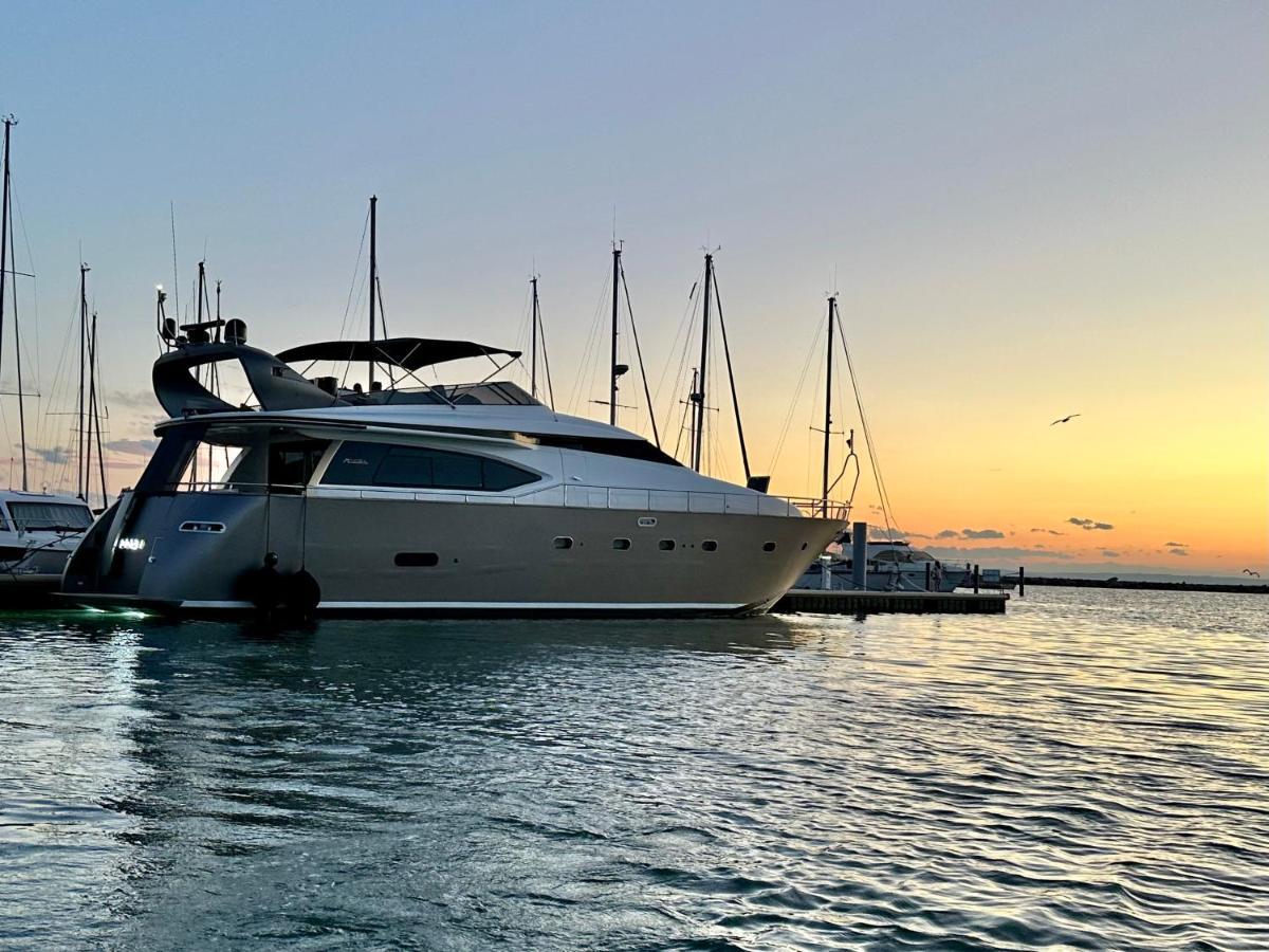 Hotel Motoryacht 21 Avec Equipage Barcelona Exterior foto