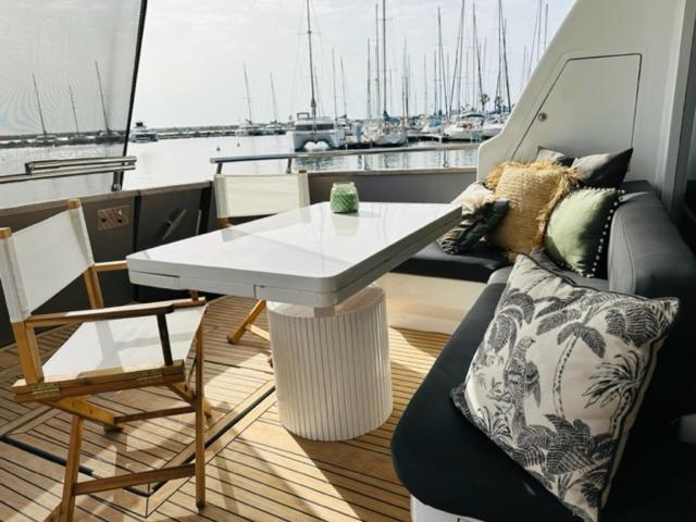 Hotel Motoryacht 21 Avec Equipage Barcelona Exterior foto